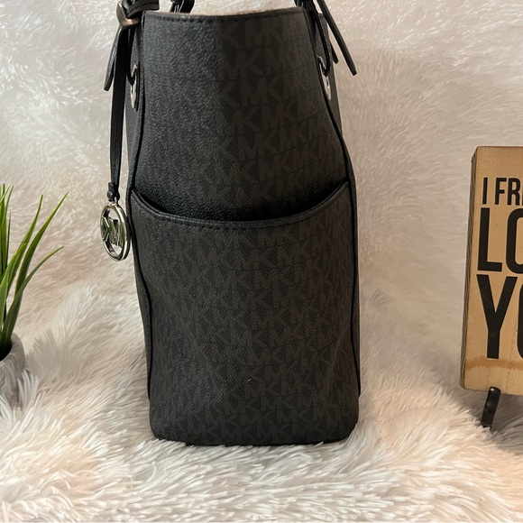 Michael Kors Jet Set Signature Tote Handbag - LIKE NEW! - Picture 6 of 13
